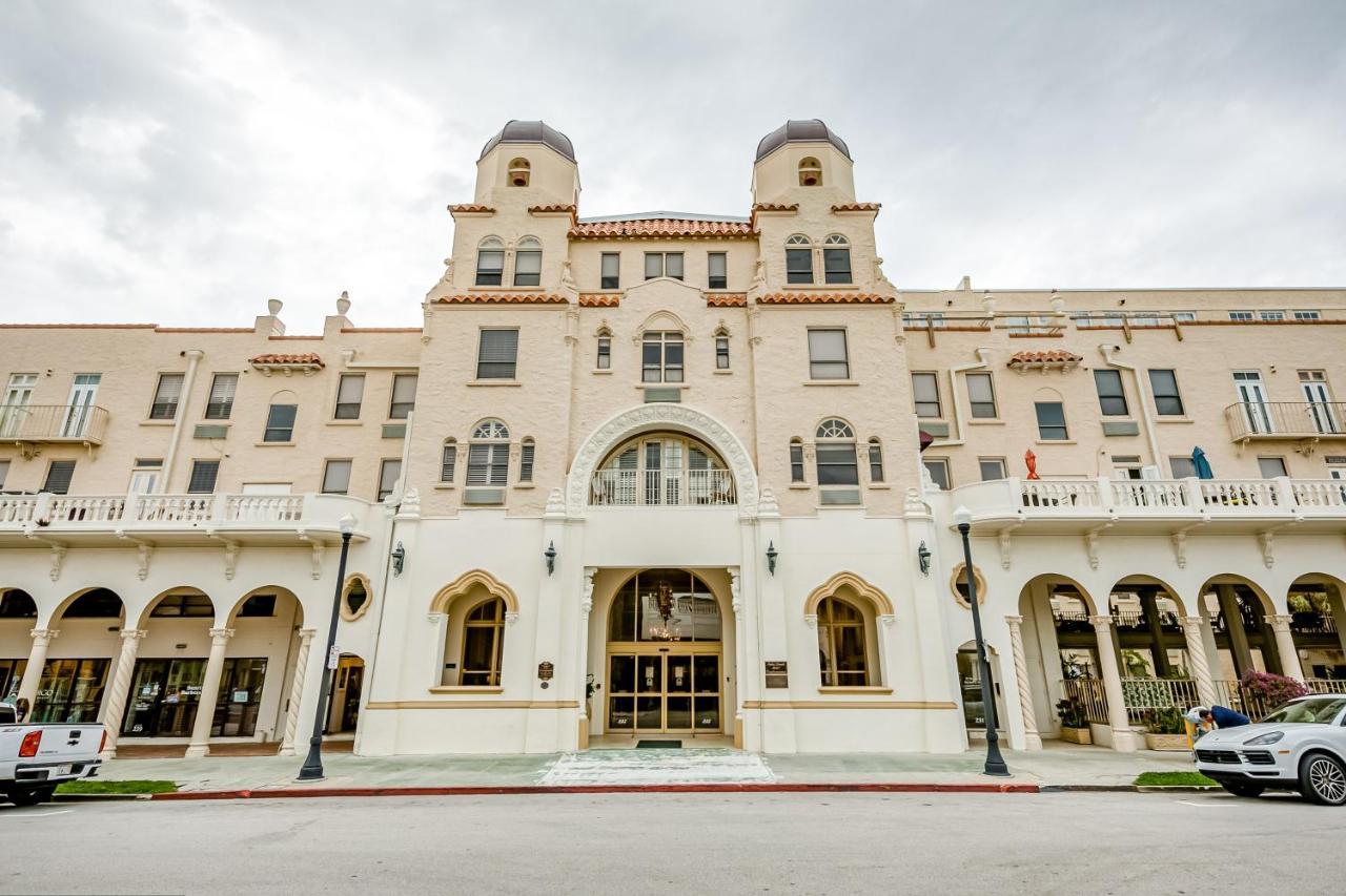 Palm Beach Hotel & Sunrise Cottage Exterior photo