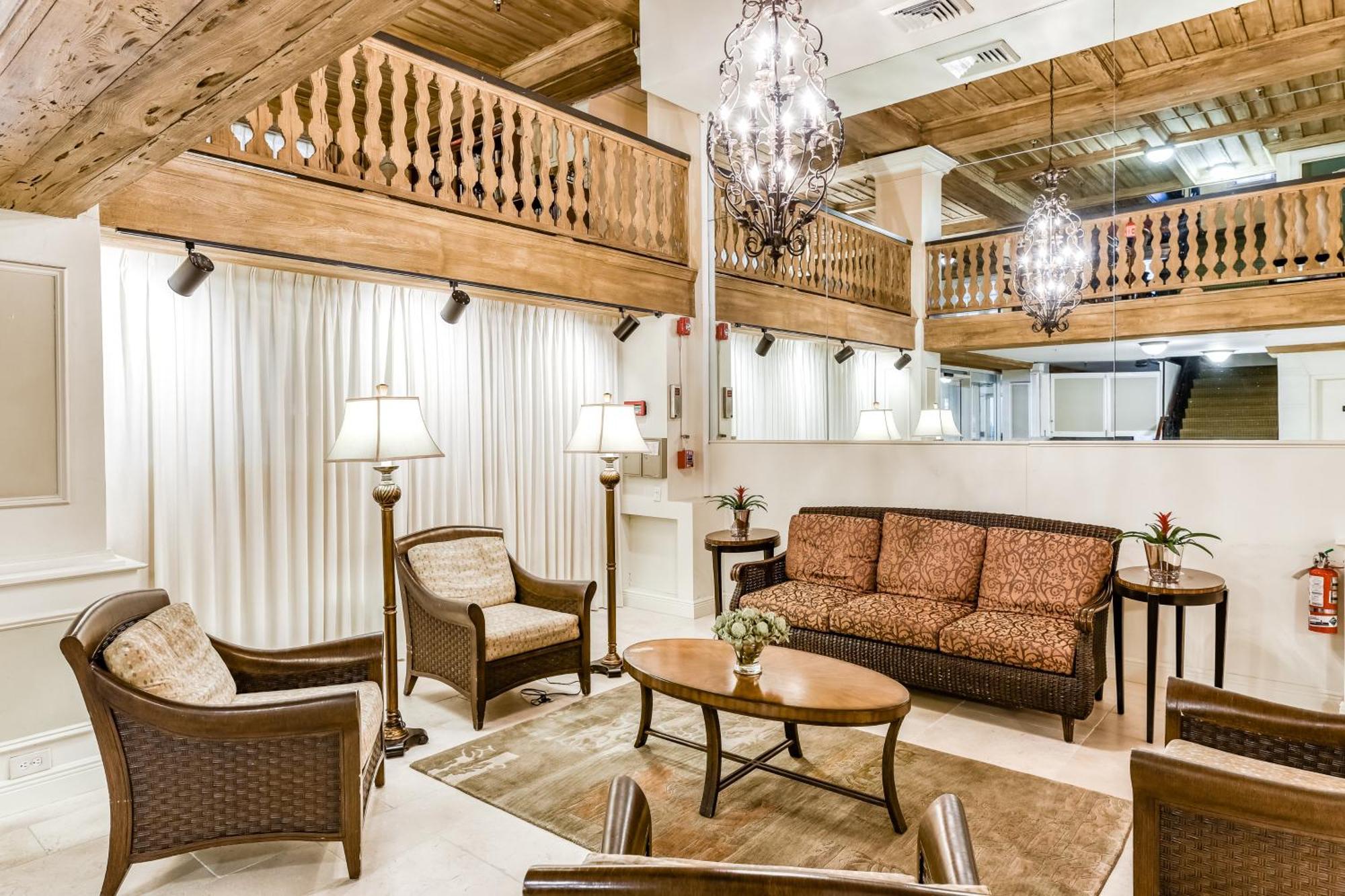 Palm Beach Hotel & Sunrise Cottage Room photo