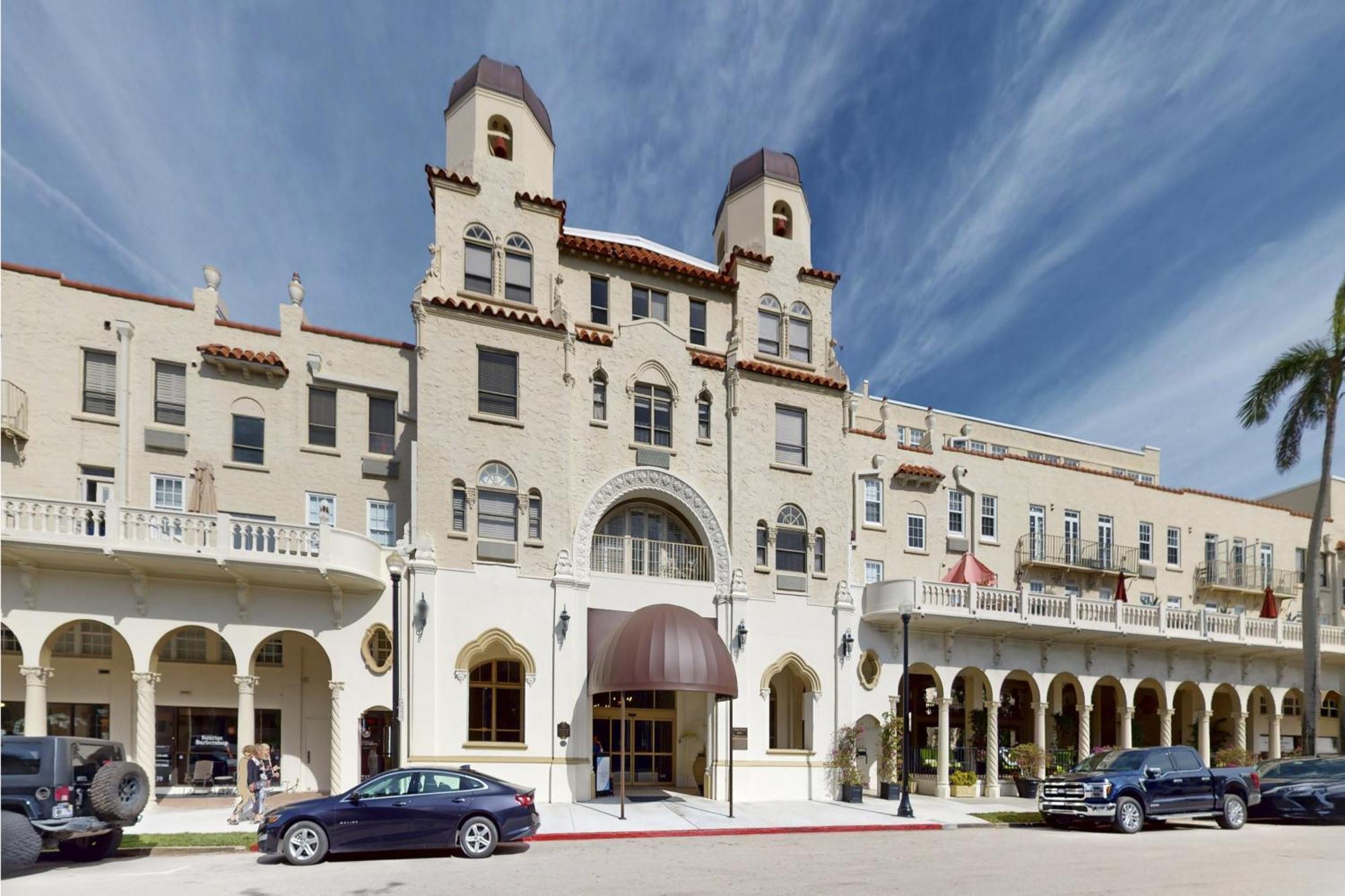 Palm Beach Hotel & Sunrise Cottage Exterior photo